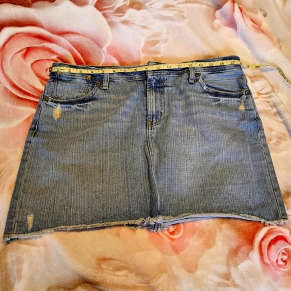 Polo Jeans Co Blue Denim Distressed Mini Skirt with Frayed Hem S 14 Never Worn - Picture 2 of 9